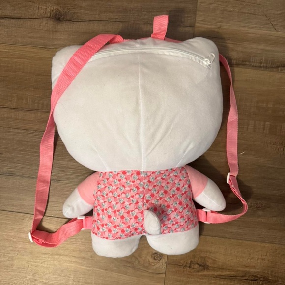 Hello kitty backpack - Picture 5 of 5